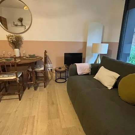 Quiet And Central, 6p Fully Equipped Apartamento